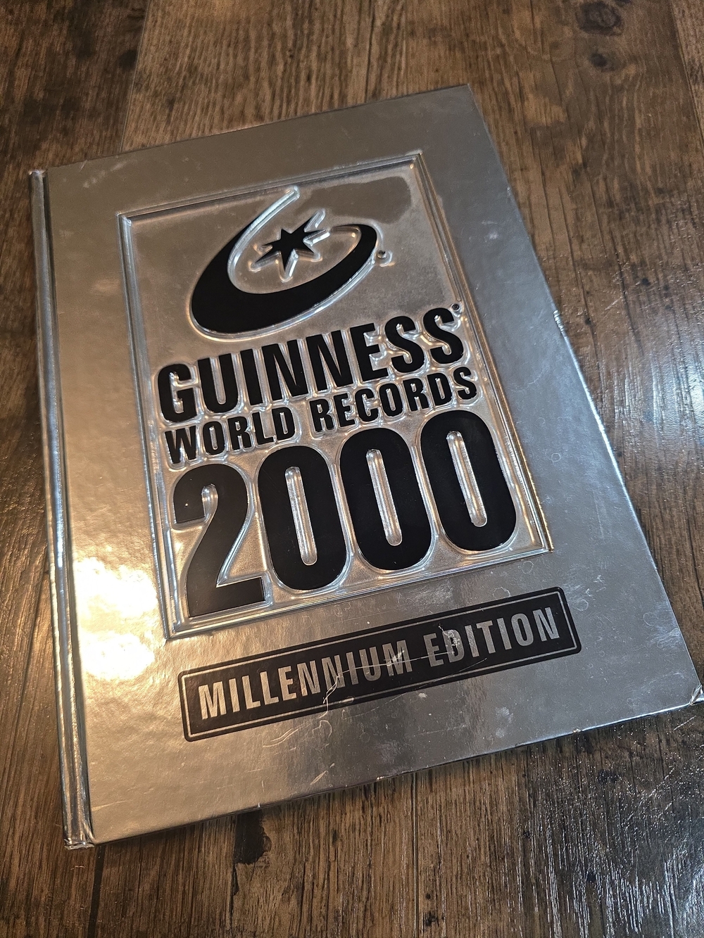 Guinness World Records 2000 Millennium Edition - Silver & Black Hardcover